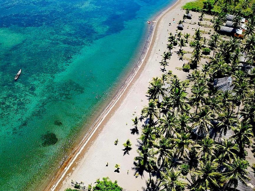 Coconut Garden Beach Resort Maumere Exterior foto