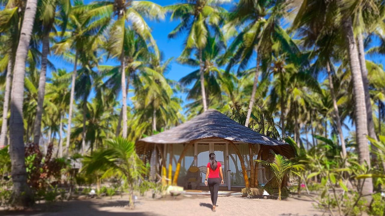 Coconut Garden Beach Resort Maumere Exterior foto